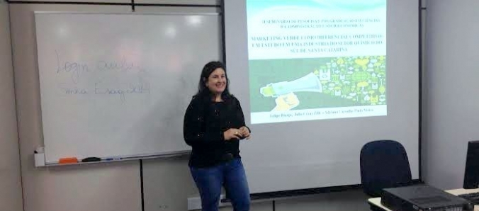 Professores apresentam artigo na Udesc