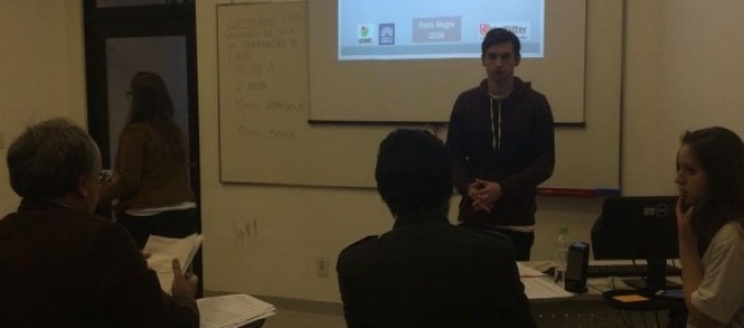 Alunos de Direito apresentam resultados de pesquisas desenvolvidas