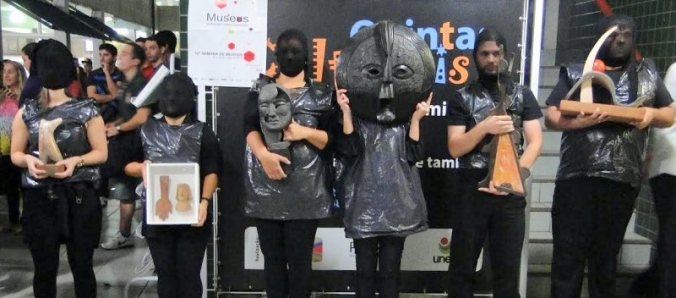 Cole��o Itinerante: Estudantes se �vestem� de esculturas no Quintas Culturais