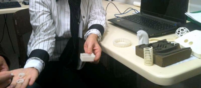 Professores do curso de Design visitam laborat�rio da UFSC