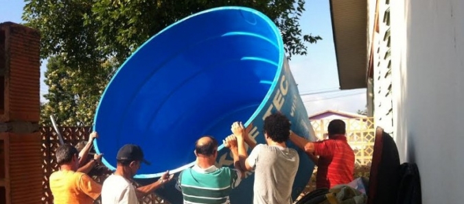 Projeto implanta capta��o de �gua da chuva em escola