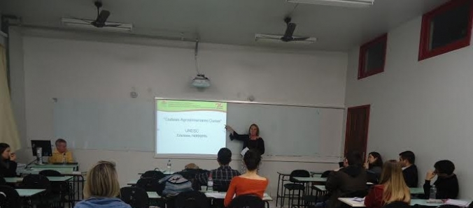 Curso de Cincias Econmicas realiza palestra sobre agricultura