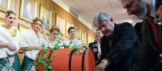 Universidade participa de evento para promover a cadeia produtiva da uva