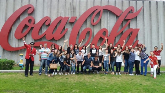 Turmas da Ps UNESC visitam a Fbrica da Coca-Cola