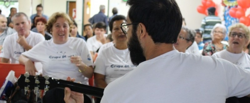 Pacientes e colaboradores do CER se despedem de 2019 com confraternizao