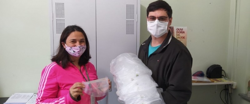 Unesc entrega protetores faciais ao Centro de Ateno Psicossocial do bairro Santa Luzia