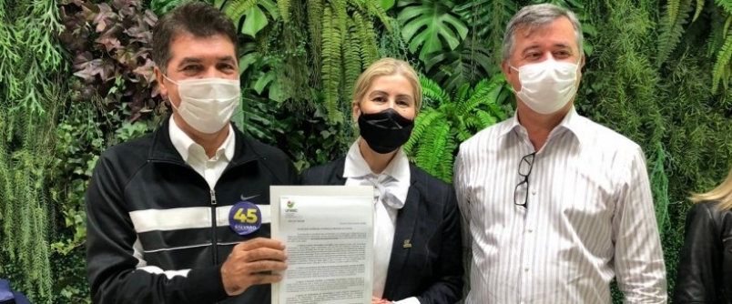 Unesc entrega pleitos aos candidatos � prefeitura de Crici�ma