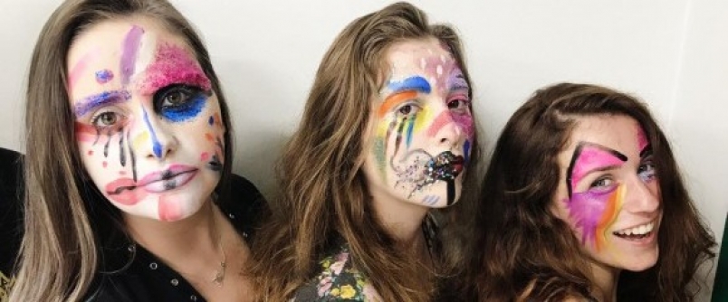 Egressas de Teatro da Unesc compartilham arte e conhecimentos para contribuir para o enfrentamento da pandemia