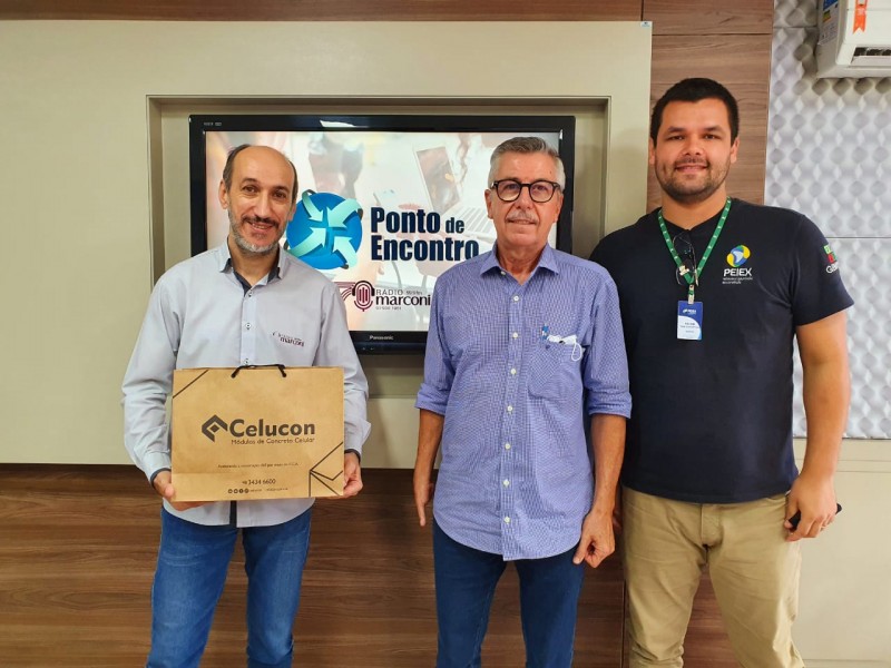 Monitor do Peiex Crici�ma e empresa nucleada participam do programa Ponto de Encontro na r�dio Marconi/Urussanga