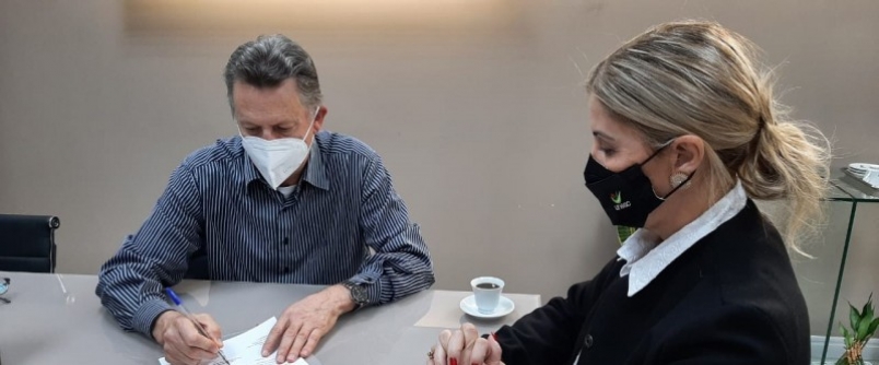 Unesc colabora com acondicionamento das vacinas da Pfizer em Crici�ma