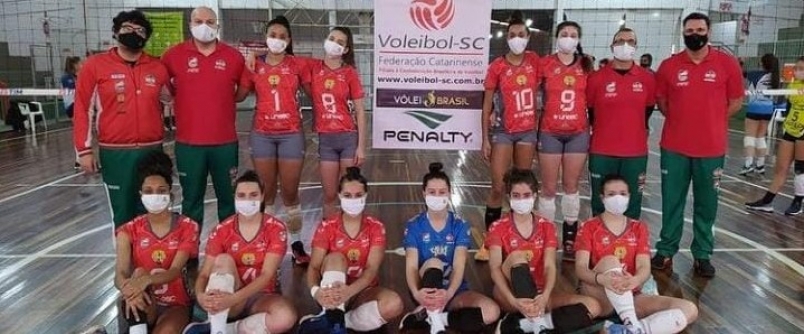 Meninas do vlei sub-18 do Mampituba/Empresas Radar/Forquilhinha/Unesc estreiam com quatro vitrias na primeira etapa no Campeonato Catarinense