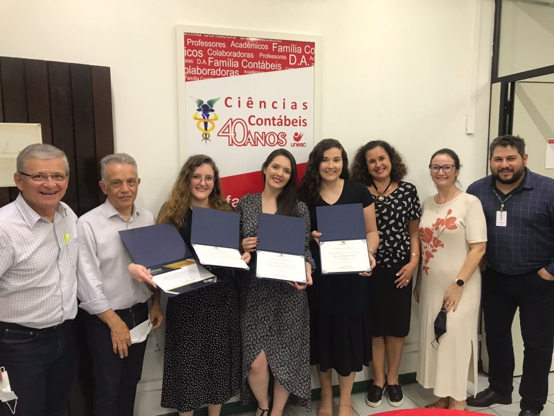 Contadoras rec�m formadas recebem homenagem do CRCSC e SINDICONT