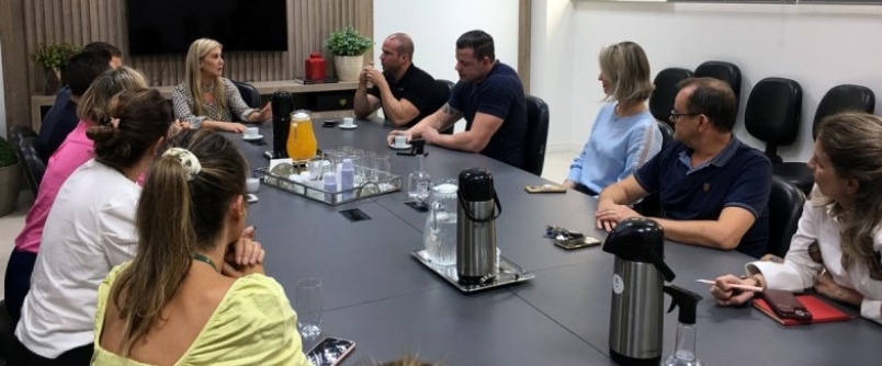 Em visita  Unesc, deputado estadual conhece Laboratrio de Odontologia