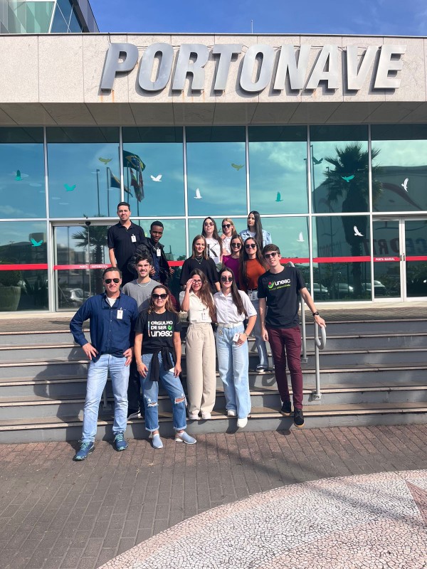 Acadmicos do curso de Comrcio Exterior da Unesc visitam o Porto de Navegantes