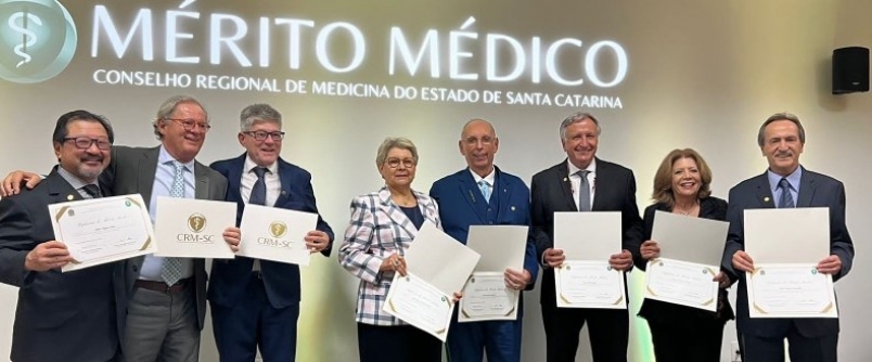 Professores do curso de Medicina da Unesc so agraciados com diplomas de Mrito Mdico