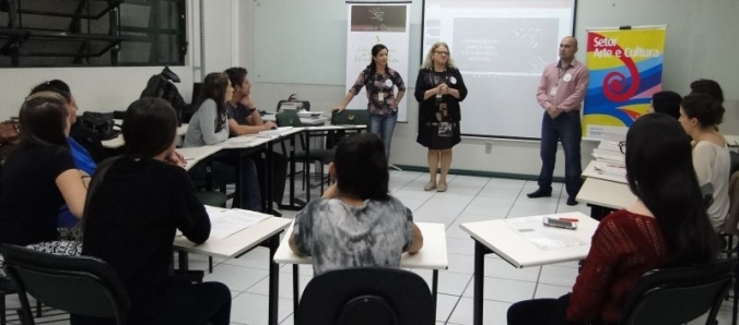 A arte da dan�a socializada na Unesc