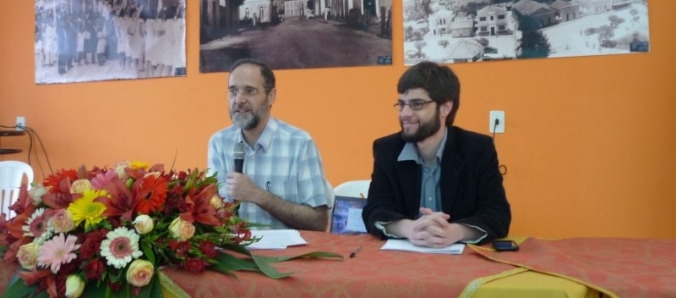 Professores de Letras ministram palestra durante Encontro das Academias de Letras